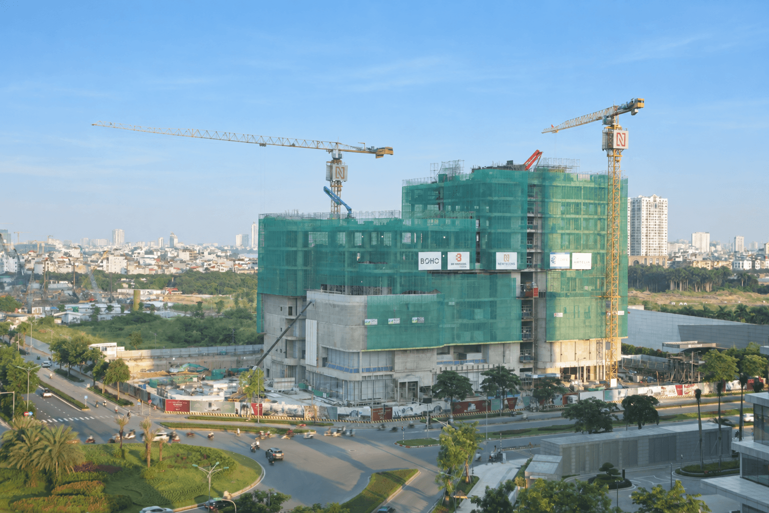 092026-Hanoi Takashimaya SC cất nóc
