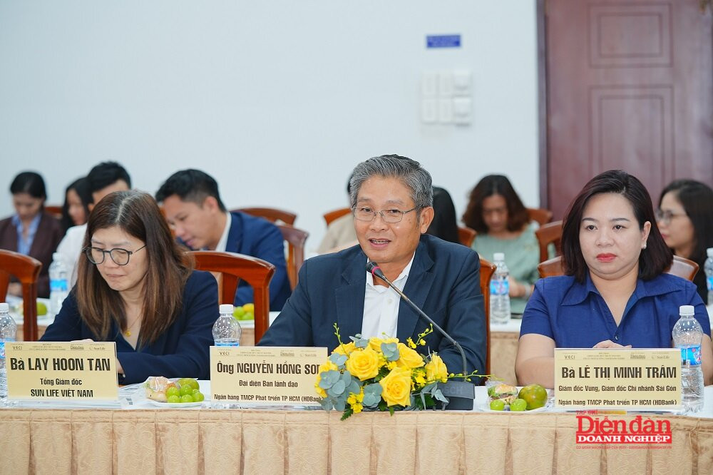 13.1 Ông Nguyễn Hồng Sơn - Đại diện Ban lãnh đạo Ngân hàng TMCP Phát triển TP HCM (HDBank)