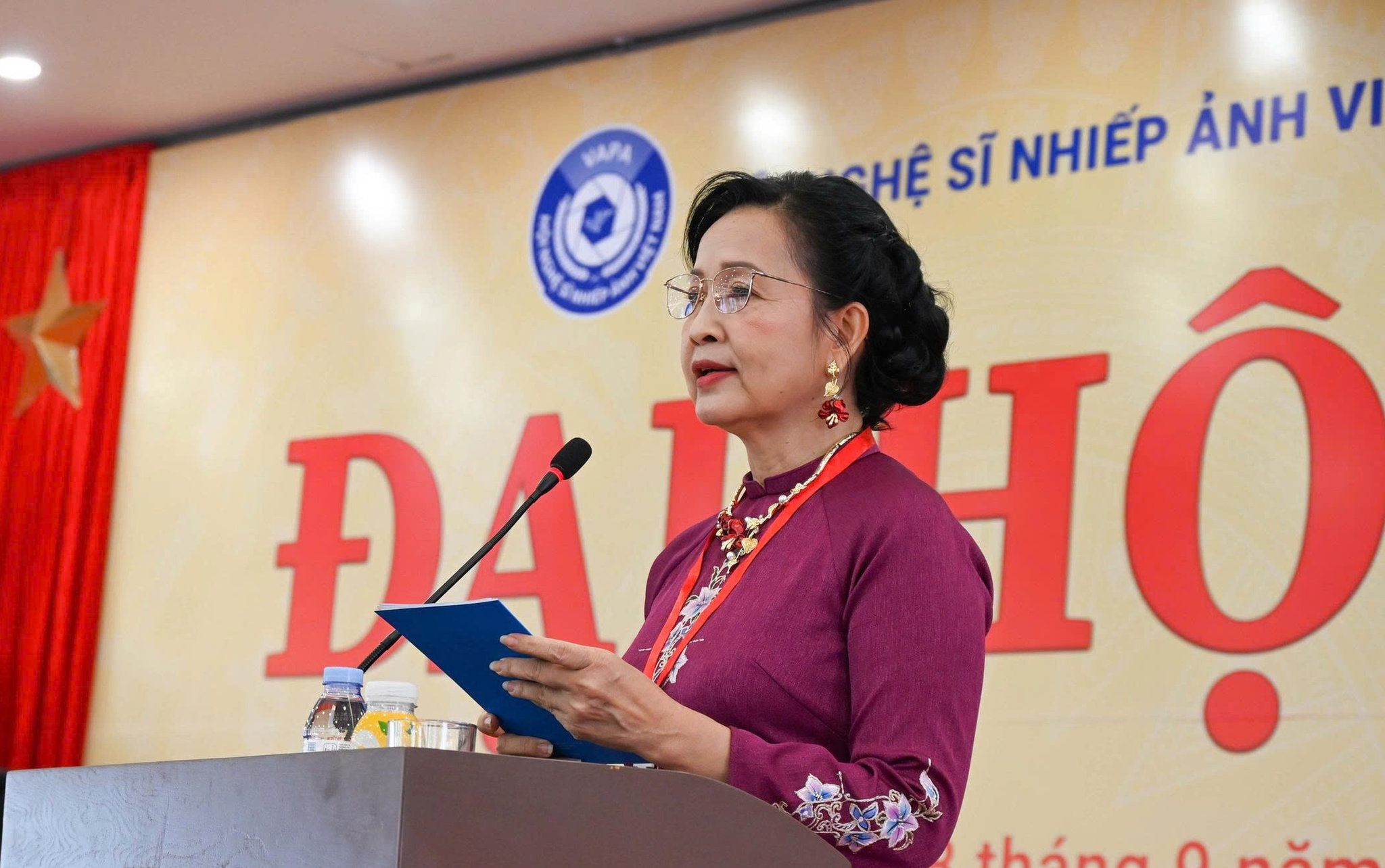 1Chủ tịch hội TG (2)