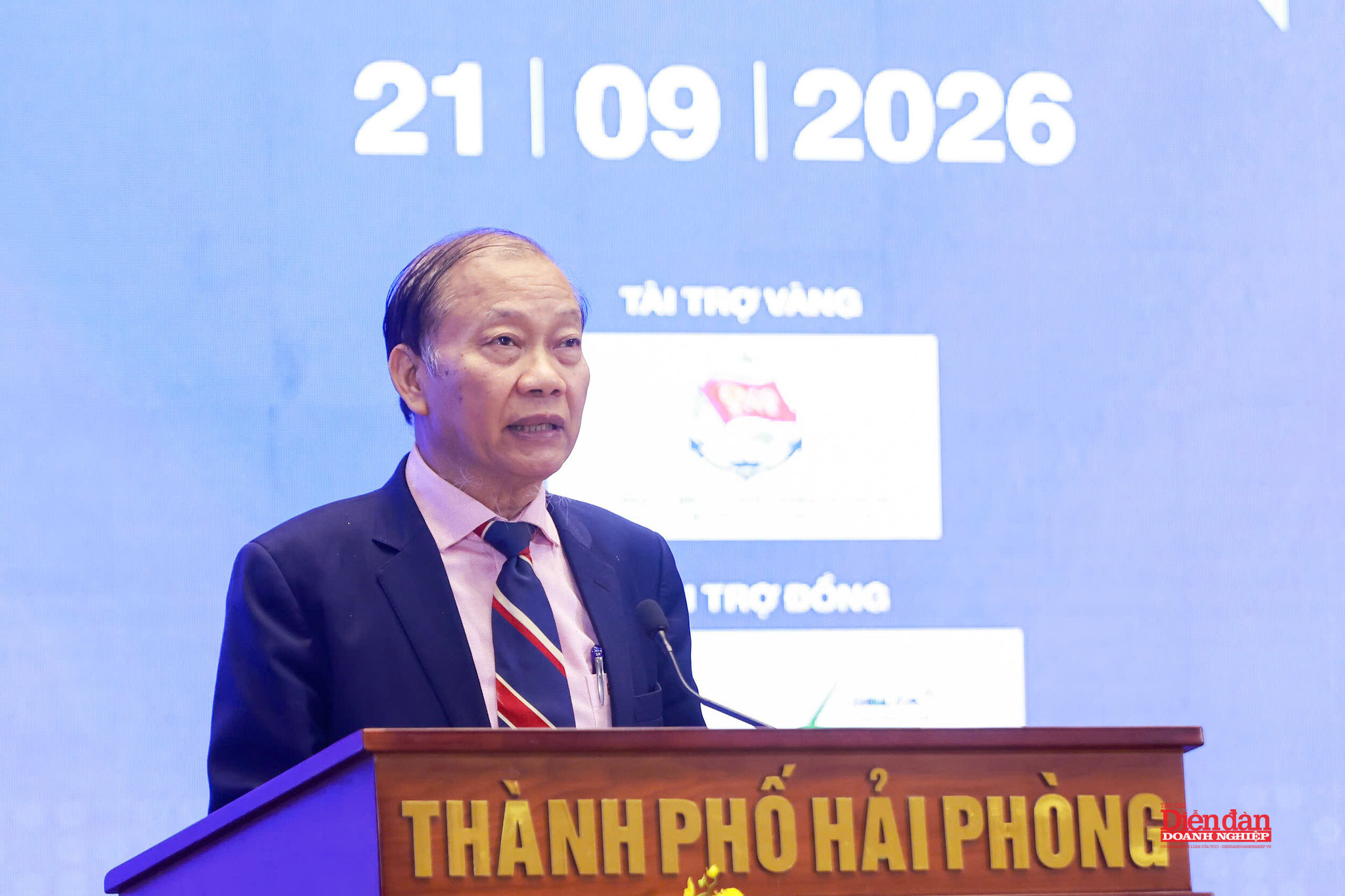 ongquangphongketthuc1.jpg