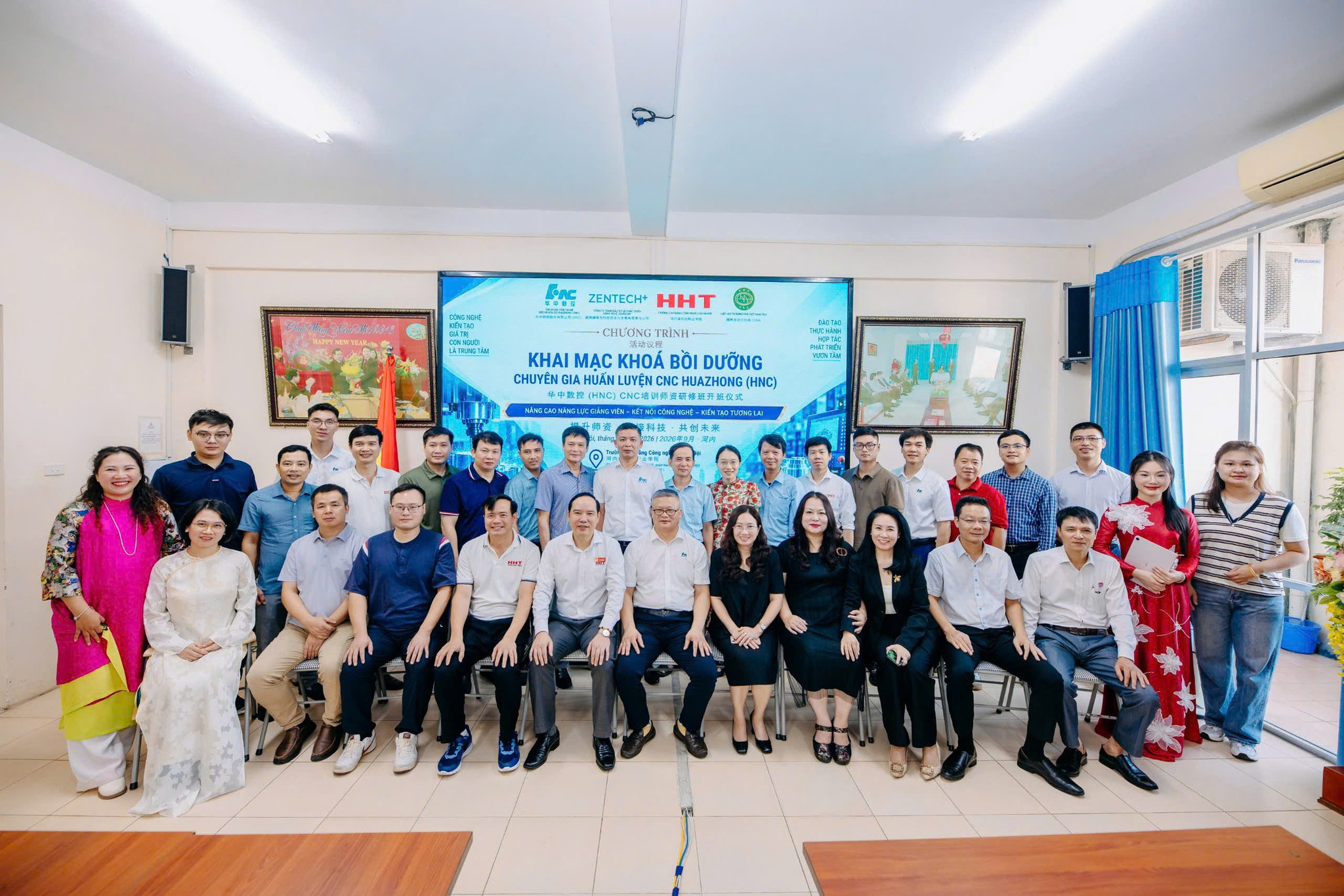 ảnh HHT khai giảng (4)