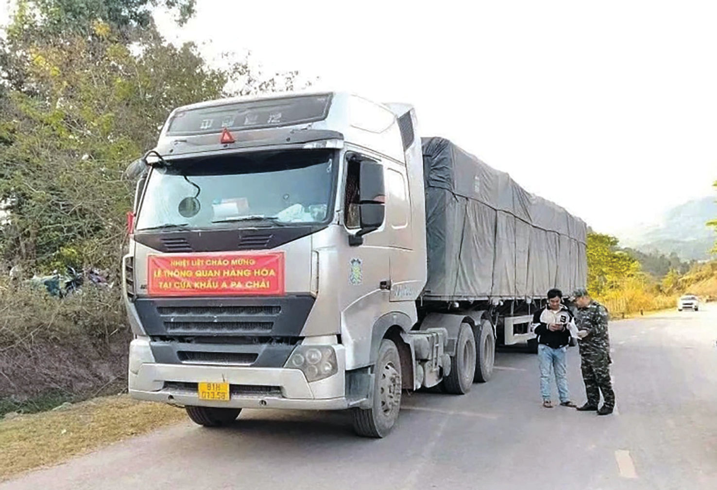 Thông quan lô hàng xuất khẩu đầu tiên 22 tấn cà phê sang Trung Quốc (7_2_2026) tại của Cửa khẩu A Pa Chải, tỉnh Điện Biên