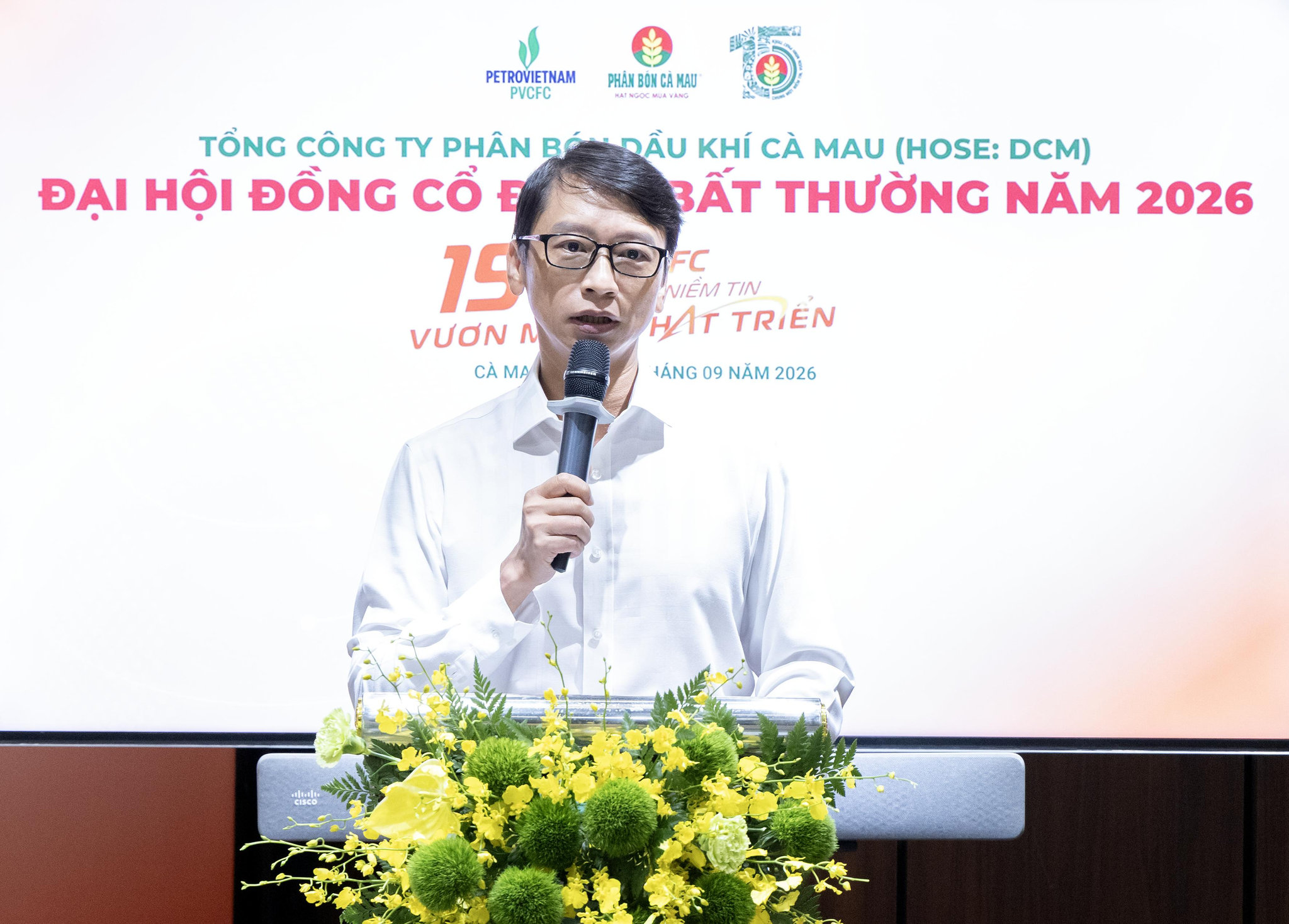Ông Trần Hồng Nam, Thành viên HĐTV Petrovietnam, ghi nhận và đánh giá cao những kết quả nổi bật trong hoạt động sản xuất kinh doanh của PVCFC