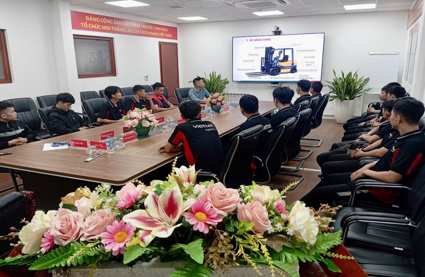 1Viettel Logistics