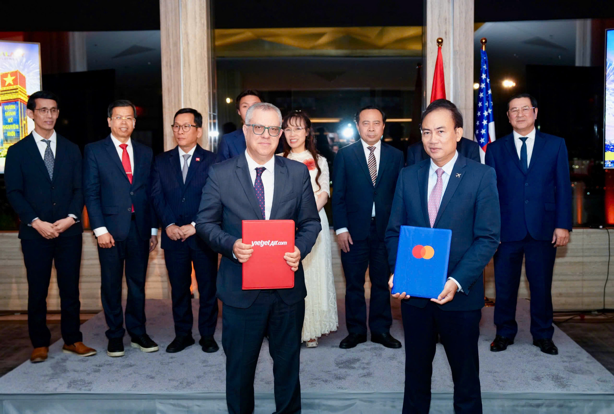 Photo 4 - Vietjet and Mastercard