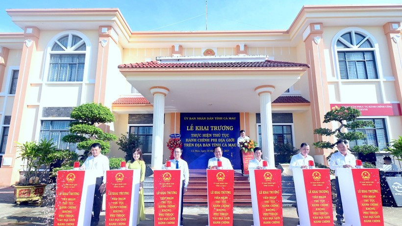 Cà Mau khai trương thực hiện thủ tục hành chính không phụ thuộc địa giới hành chính tại Phường Tân Thành