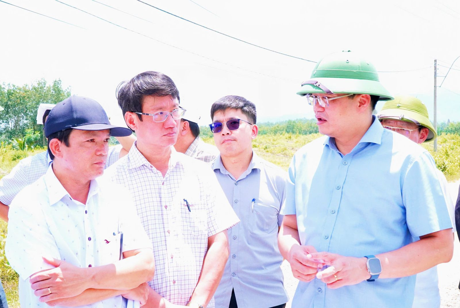 Chủ tịch UBND tỉnh Quảng Nguyễn Đức Tâm kiểm tra thực tế các dự án do Ban Quản lý dự án đầu tư xây dựng Tây Quảng Ngãi làm chủ đầu tư