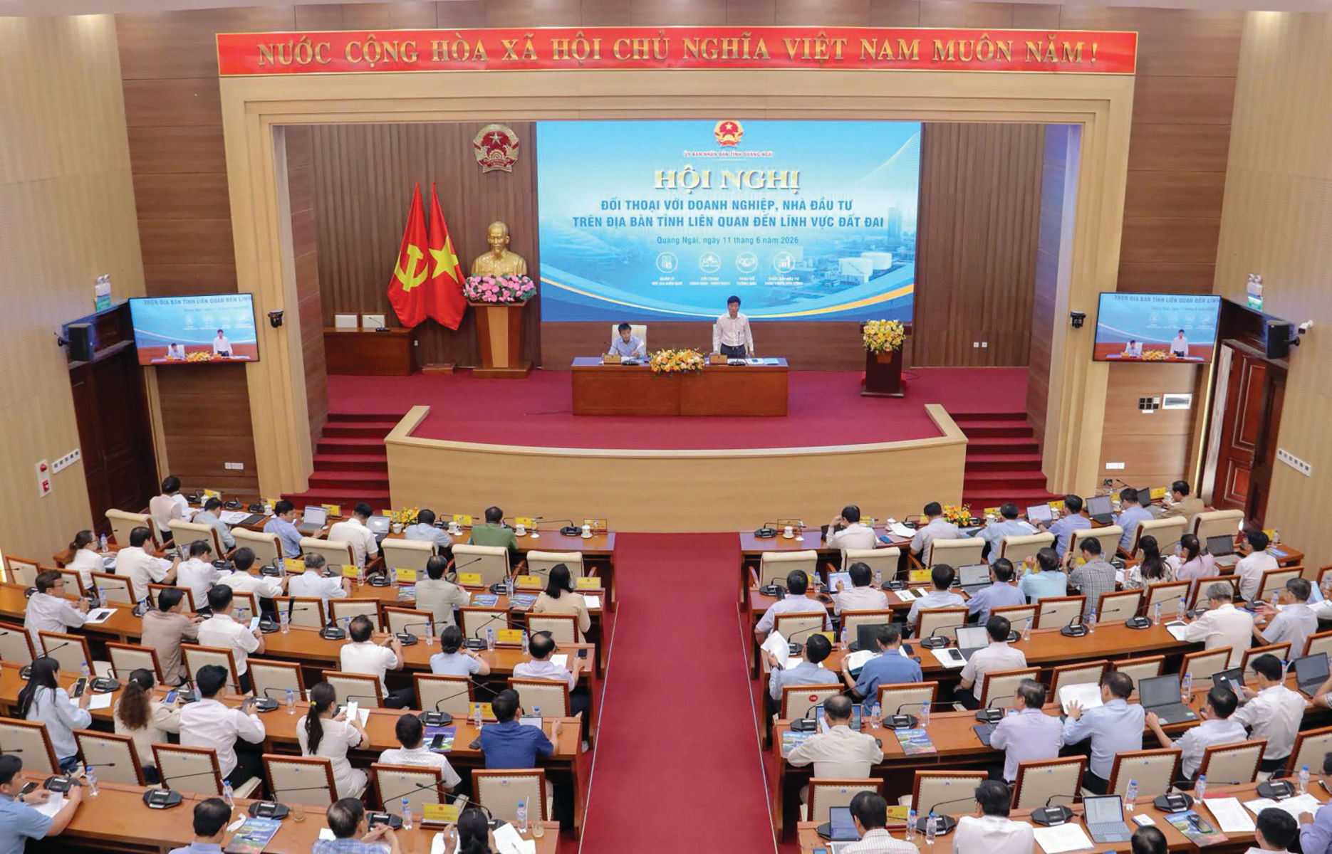 UBND tỉnh Quảng Ngãi tổ chức Hội nghị đối thoại với doanh nghiệp, nhà đầu tư trên địa bàn tỉnh liên quan đến lĩnh vực đất đai
