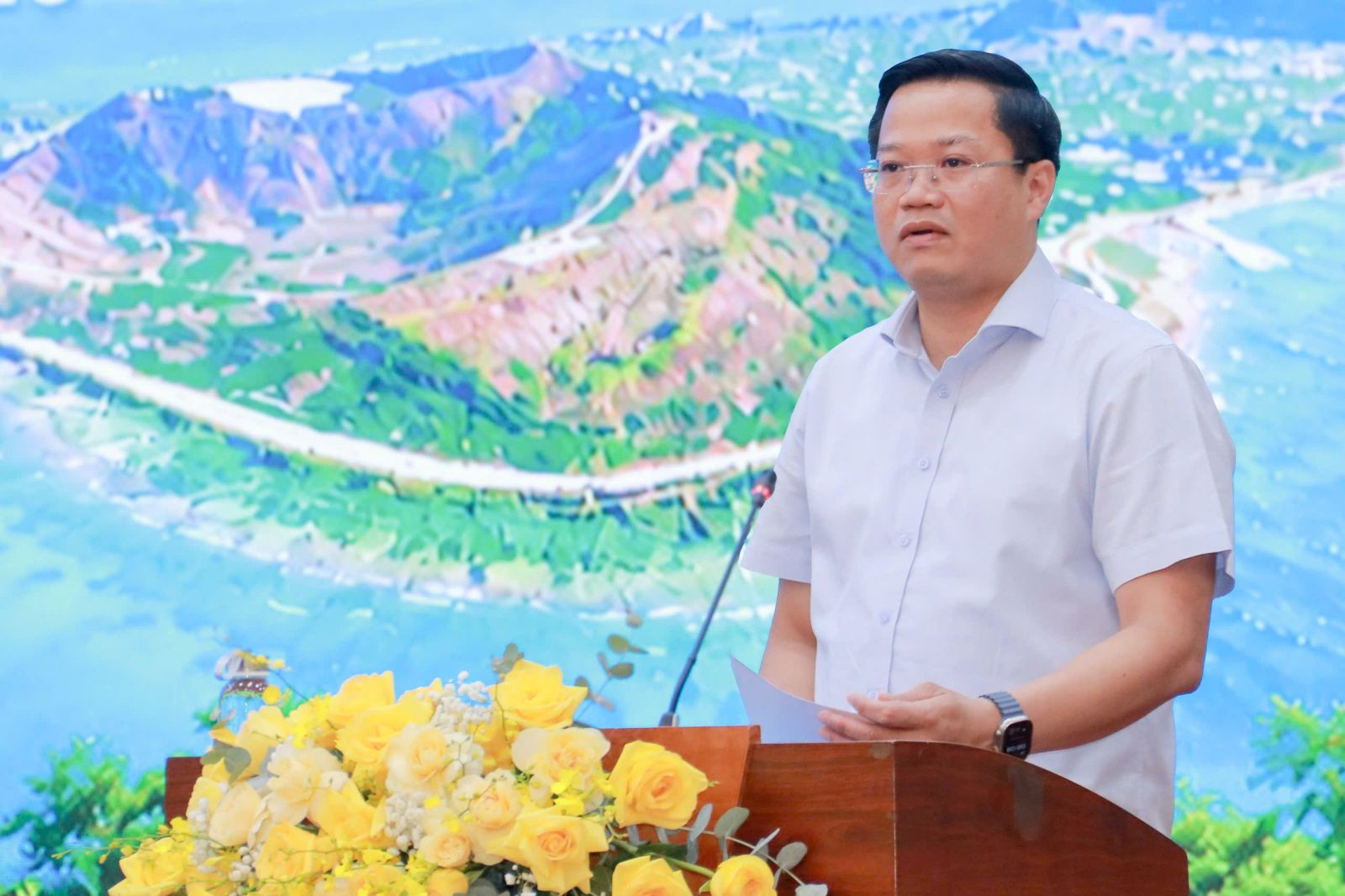 Chủ tịch UBND tỉnh Nguyễn Đức Tâm phát biểu kết luận buổi làm việc