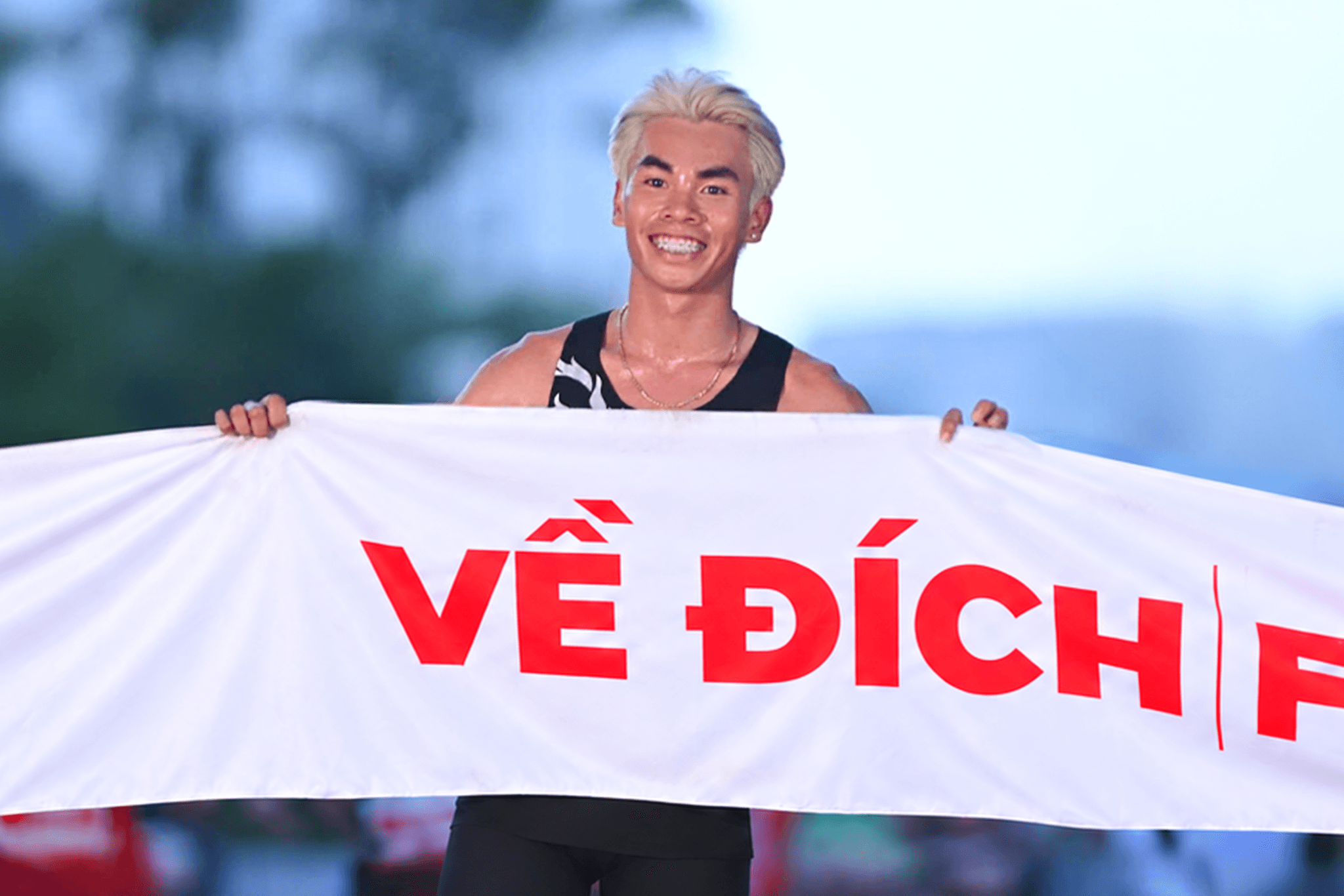 Vận động viên Huỳnh Anh Khôi xuất sắc giành ngôi vô địch cự ly Marathon nam