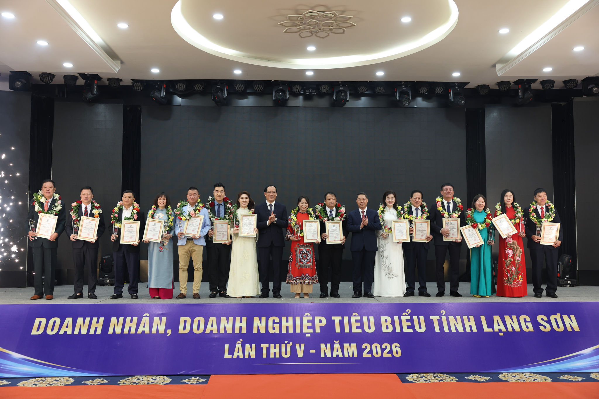Lãnh đạo tỉnh vinh danh