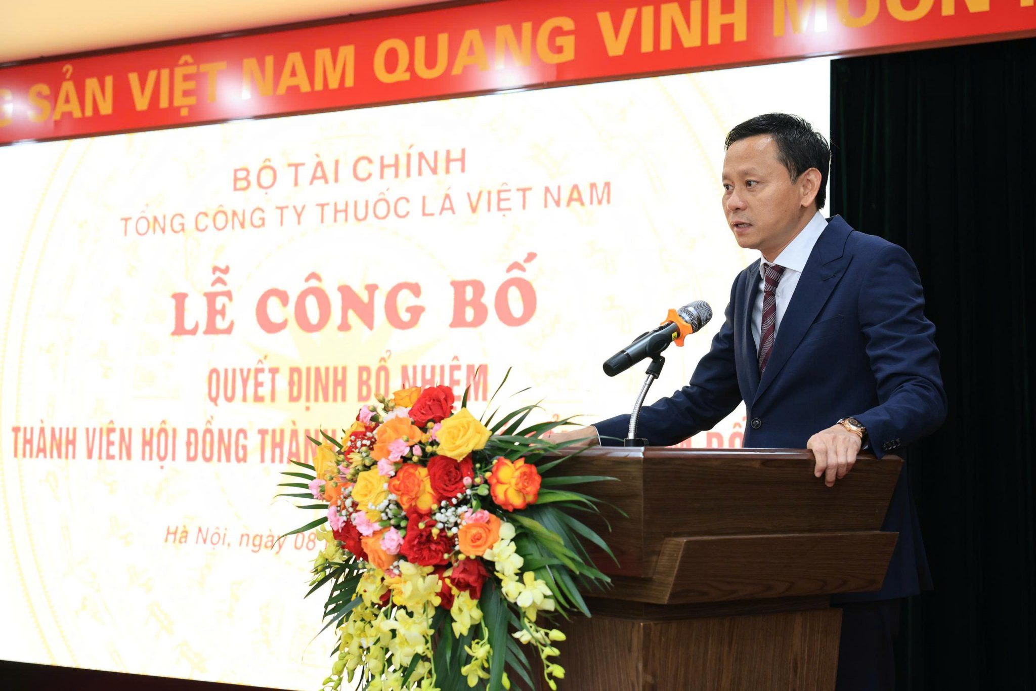 Ông Hồ Lê Nghĩa – Bí thư Đảng ủy, Chủ tịch Hội đồng thành viên Tổng công phát biểu tại buổi lễ