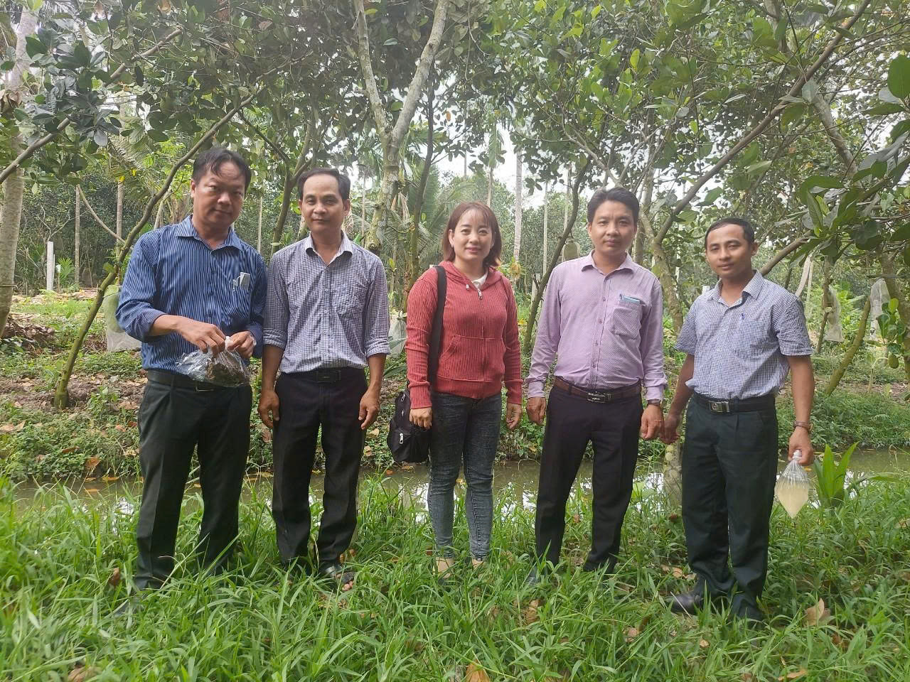CEO, founder Cẩm Nhung khảo sát vùng nguyên liệu Cần Thơ