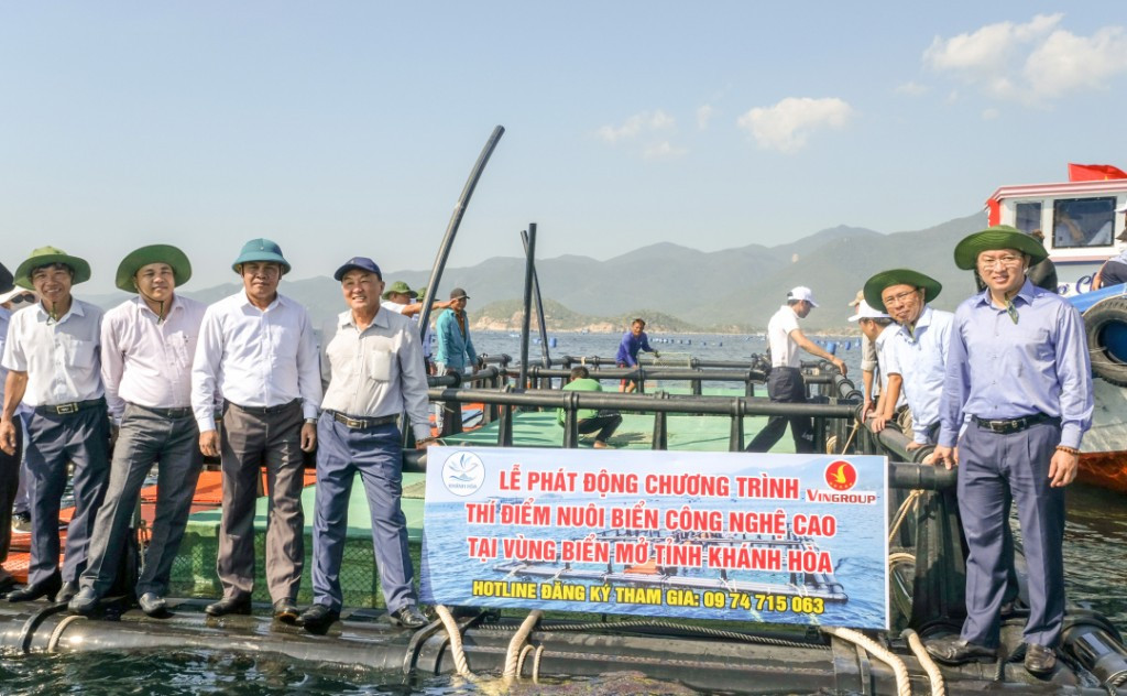Chương trình lắp đặt lồng HDPE hỗ trợ ngư dân tại Khánh Hòa triển khai nuôi biển xa bờ