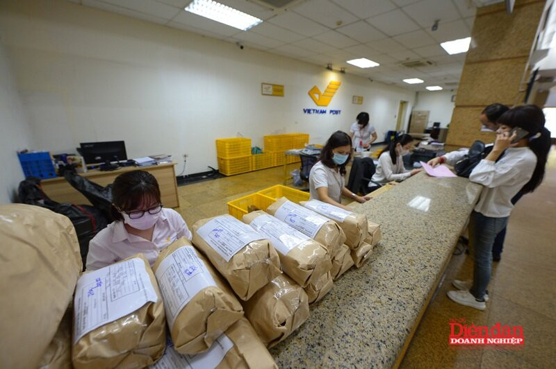 sua-luat-buu-chinh-18.10.1.jpg