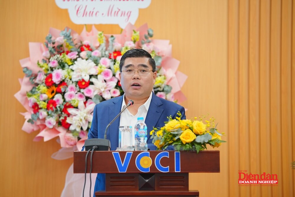 10.3 Ông Phan Tấn Đạt