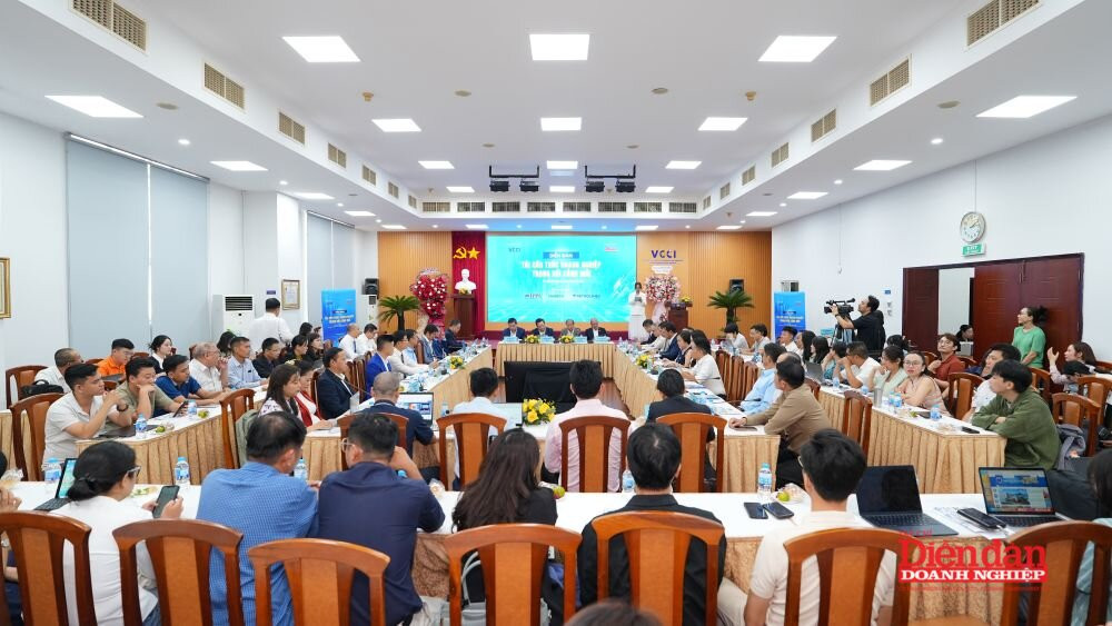 Toàn cảnh Diễn đàn “Tái cấu trúc doanh nghiệp trong bối cảnh mới”.