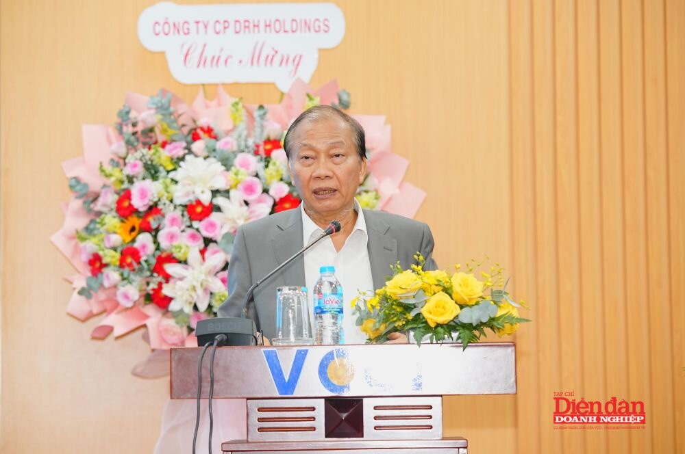 4.3 Ông Hoàng Quang Phòng
