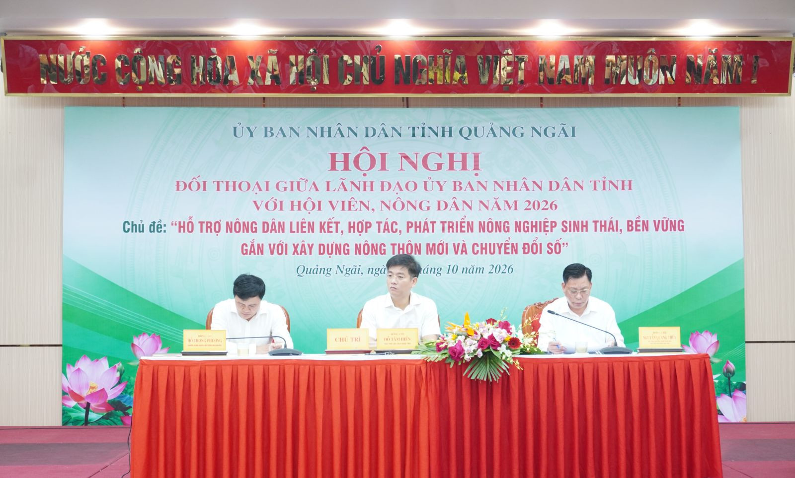 Chủ trì hội nghị