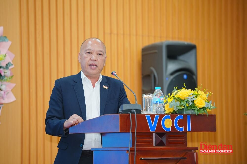 Ông Phạm Hùng (1)