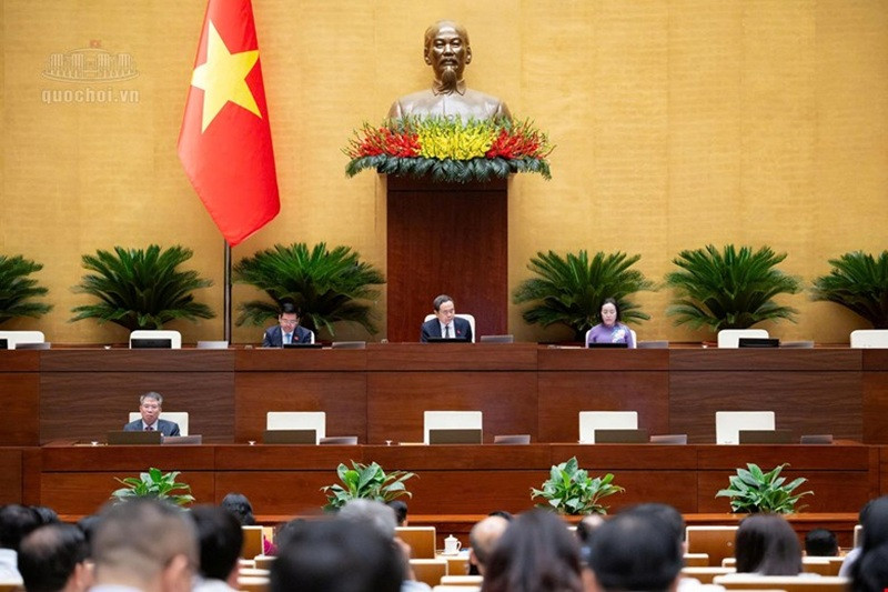 hoan-thien-khung-phap-ly-phat-trien-kinh-te-bien-24.10.2.jpg