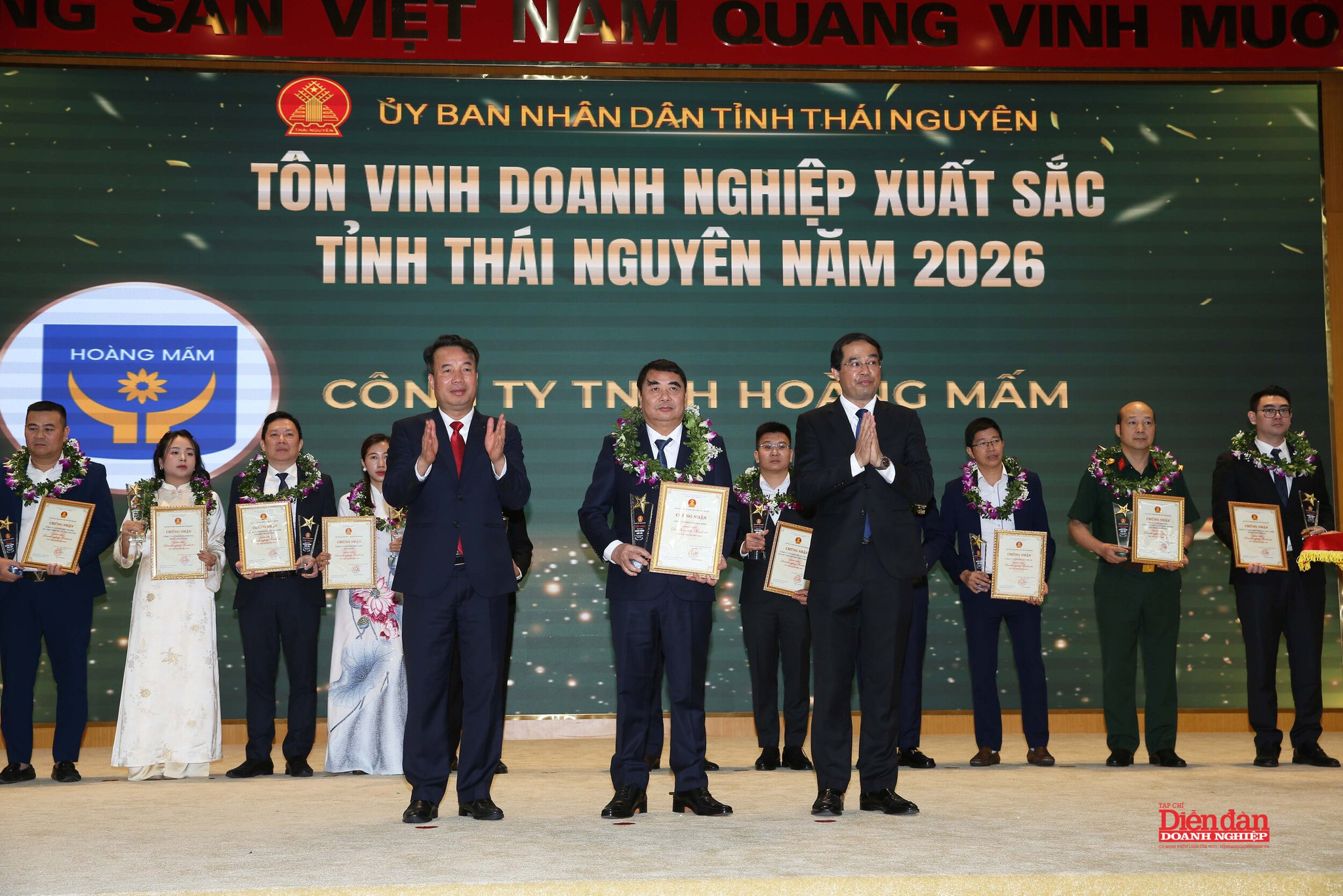 hoàng mấm nhận