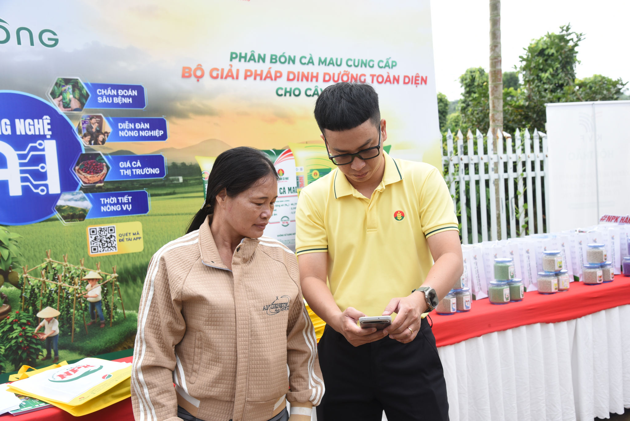 Phân Bón Cà Mau hướng tới giải pháp toàn diện cho cây trồng từ dinh dưỡng, nhu cầu canh tác đến tư vấn kỹ thuật và ứng dụng công nghệ số
