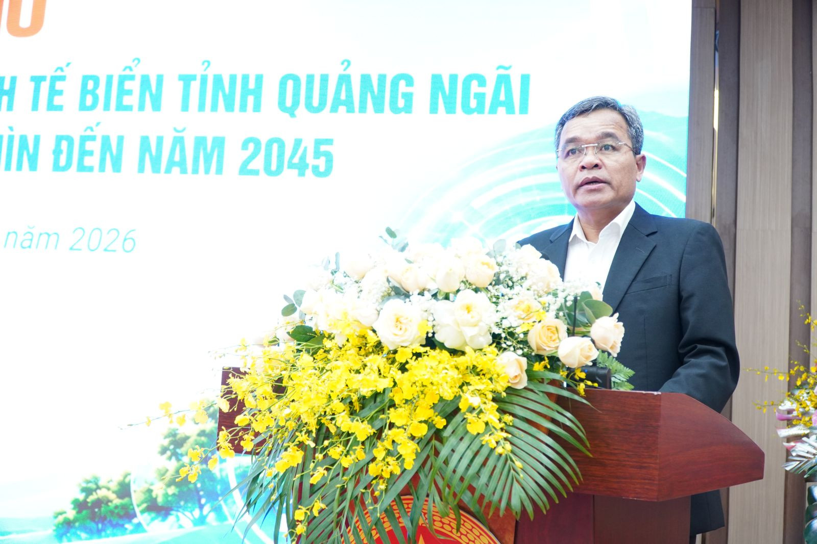 Bí thư Tỉnh ủy Hồ Văn Niên phát biểu chào mừng hội thảo