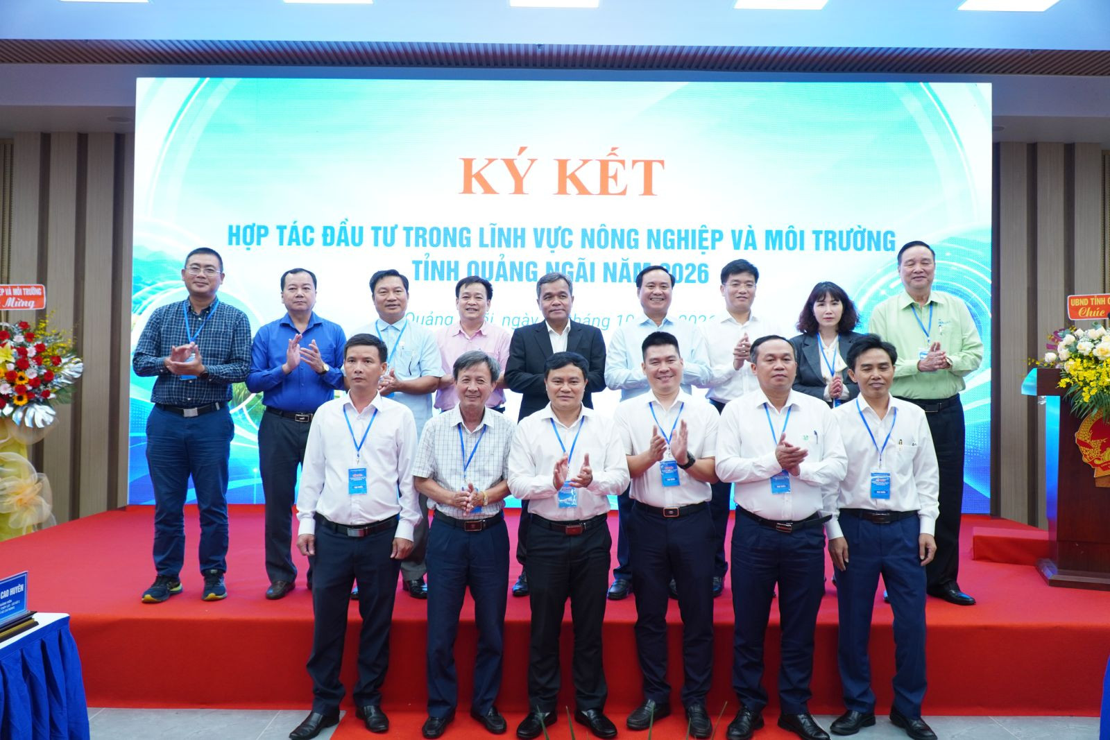 Lãnh đạo Sở Nông nghiệp và Môi trường ký kết Biên bản ghi nhớ hợp tác với 12 doanh nghiệp hoạt động trong lĩnh vực nông nghiệp và môi trường