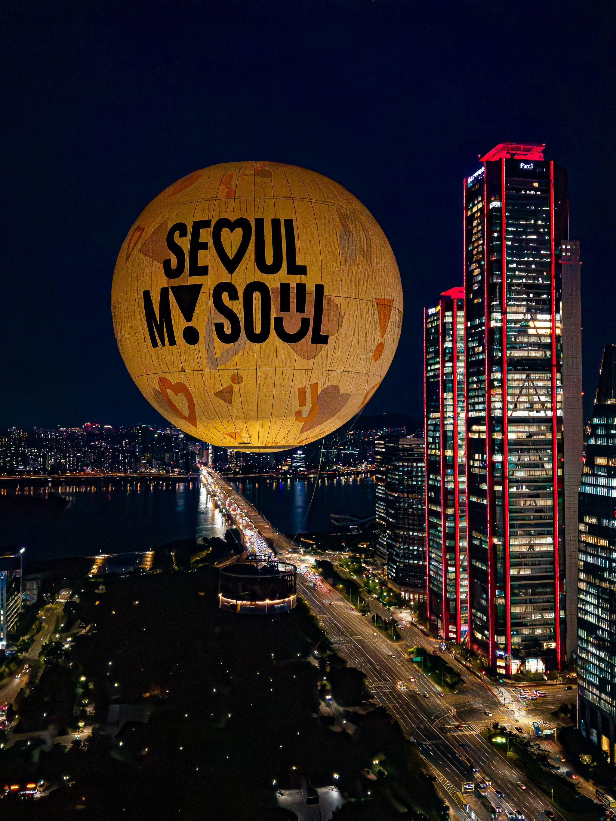 Seoul Dal – Trải nghiệm ngắm cảnh đêm bằng khinh khí cầu hình mặt trăng