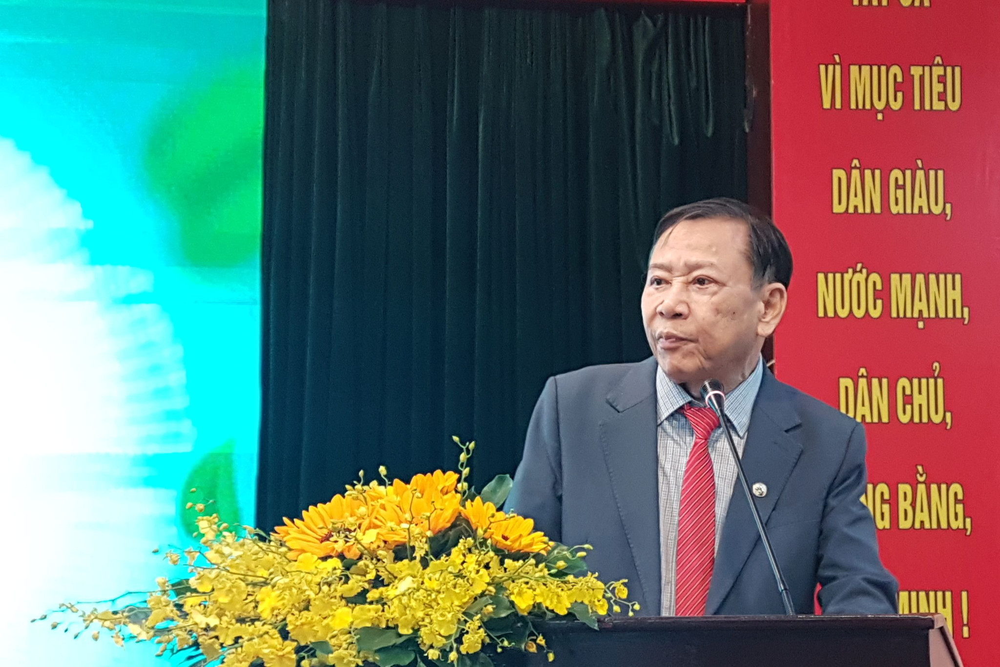 ts khoi