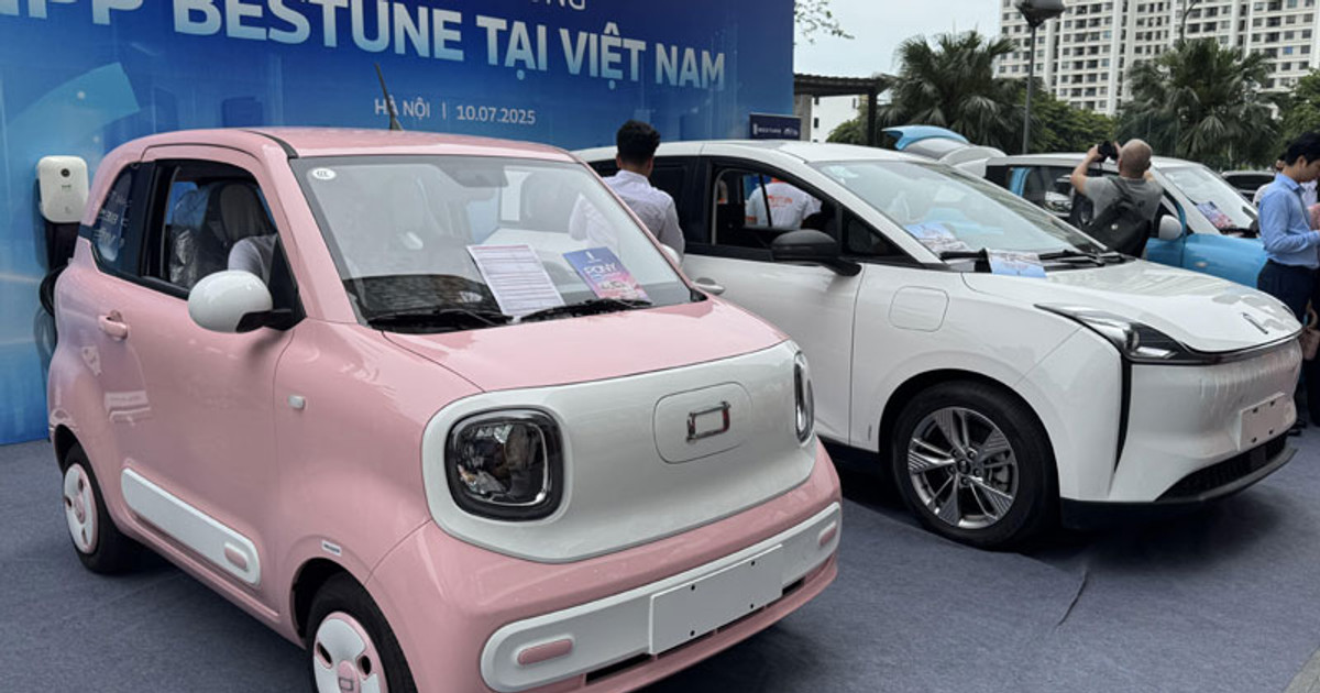 Xuất hiện mẫu ô tô điện mini mới, cạnh tranh với xe máy