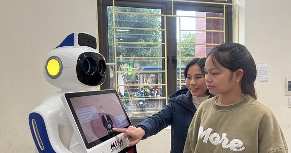 Thanh Hóa: Tiên phong đưa robot AI vào phục vụ hành chính công