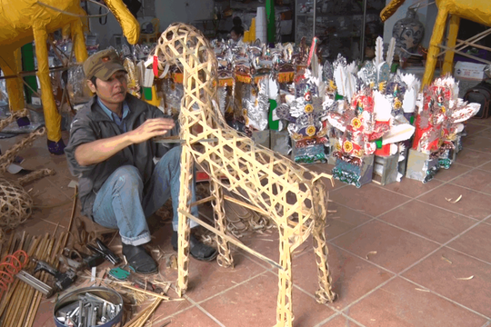 Hà Nội: Làng vàng mã "chạy đua" với Tết