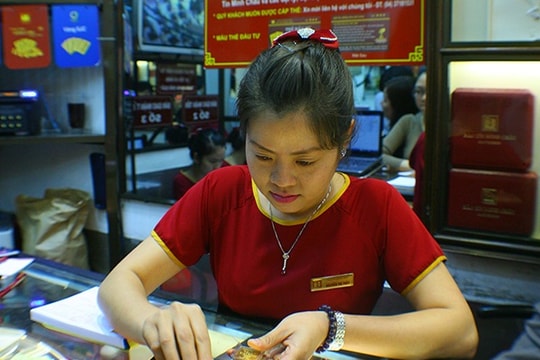 Giảm tỷ trọng đầu tư vàng