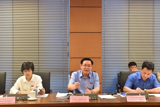 Phó Thủ tướng "bác" nhận định kinh tế phụ thuộc vào dầu, than