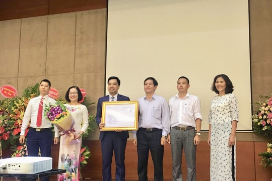 Hanoisme ra mắt sách về hỗ trợ DNNVV