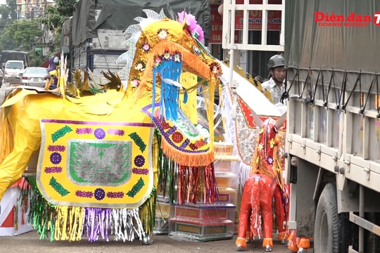 Làng vàng mã “lớn nhất nước” nhộn nhịp rằm tháng 7