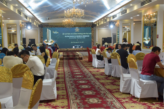 Nhà mẫu Bohemia Residence hút khách bất chấp tháng ngâu