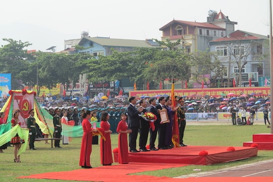 Điện Biên đón nhận Huân chương Độc lập Hạng Nhất