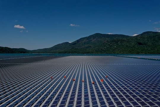 Việt Nam sẽ có nhà máy điện mặt trời nổi quy mô lớn