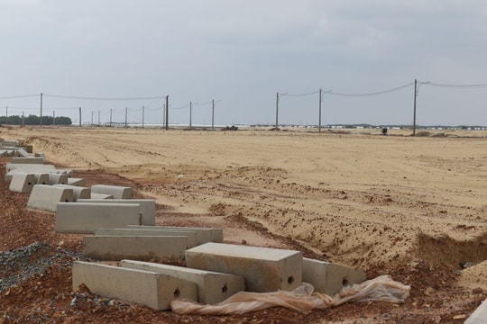 [Ký sự miền biển] Kỳ III: Đại công trường và những lãnh đạo… kiệm lời!