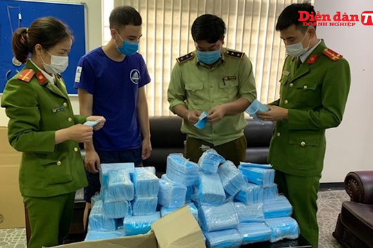 Xử phạt gần 160 triệu đồng trong 22 vụ vi phạm về khẩu trang trong một ngày