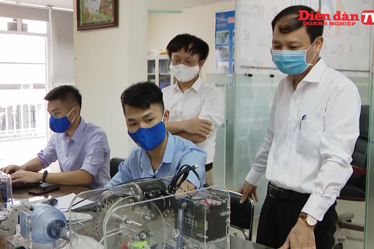 Khám phá hai phiên bản máy trợ thở đầu tiên do người Việt Nam thiết kế và sản xuất