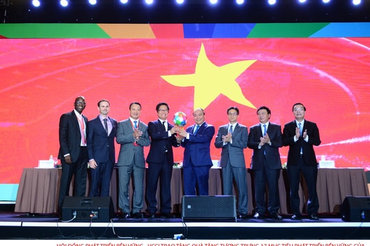 VCCI chung sức cùng doanh nghiệp “vượt bão”: Dỡ bỏ rào cản pháp luật kinh doanh