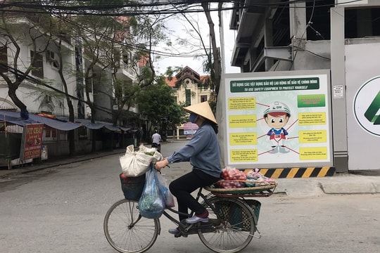 Những người đón "Tết lao động" bằng... lao động