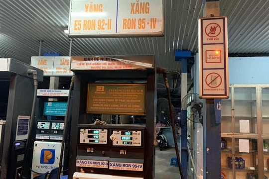 Hà Nội: Còn 20.000 lít xăng A95 nhưng vẫn báo hết