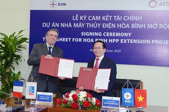 EVN và AFD ký cam kết tài chính dự án Nhà máy Thủy điện Hòa Bình mở rộng