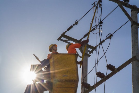 Công suất tiêu thụ điện toàn quốc lại lập đỉnh mới