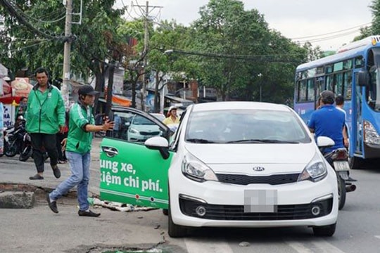“Gánh nặng” đổi màu biển số xe kinh doanh